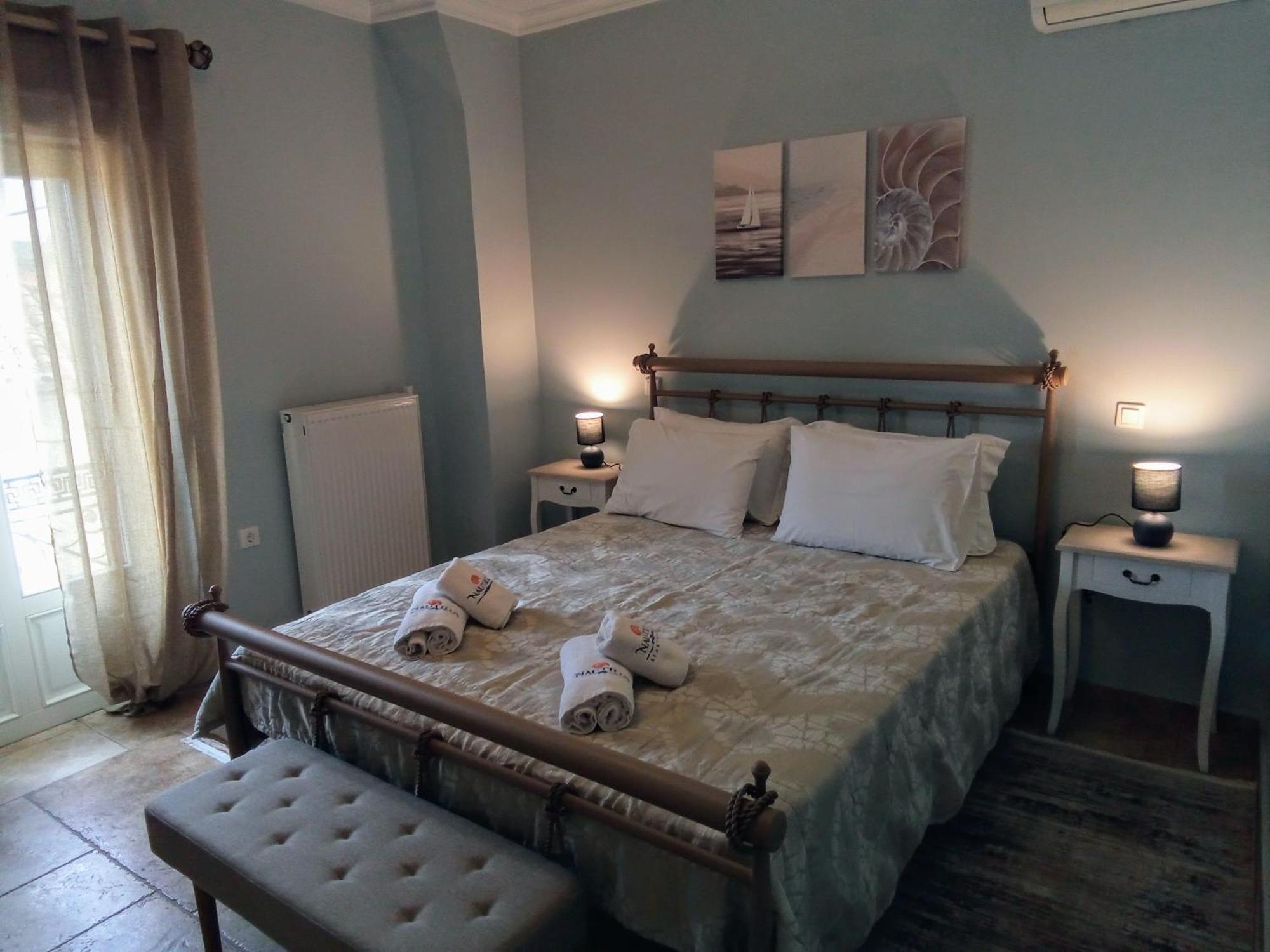 Nautilus Luxury Suites Galaxídhion Zimmer foto