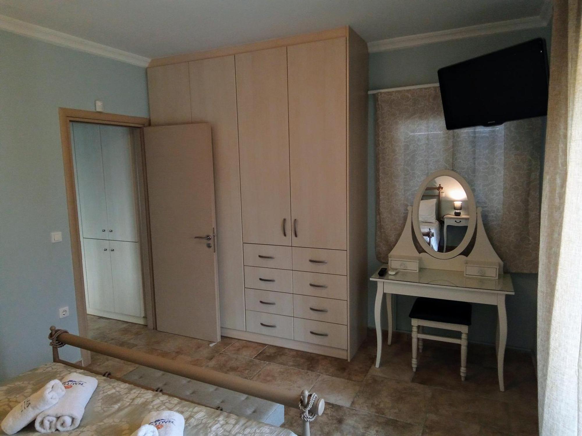 Nautilus Luxury Suites Galaxídhion Zimmer foto